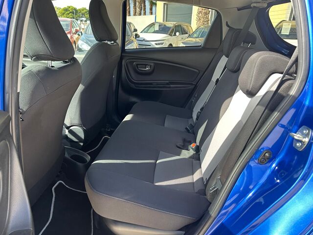 TOYOTA YARIS ADVANCE 1.5 HYBRID AUTO SPANISH LHD IN SPAIN 35000 MILES 2017